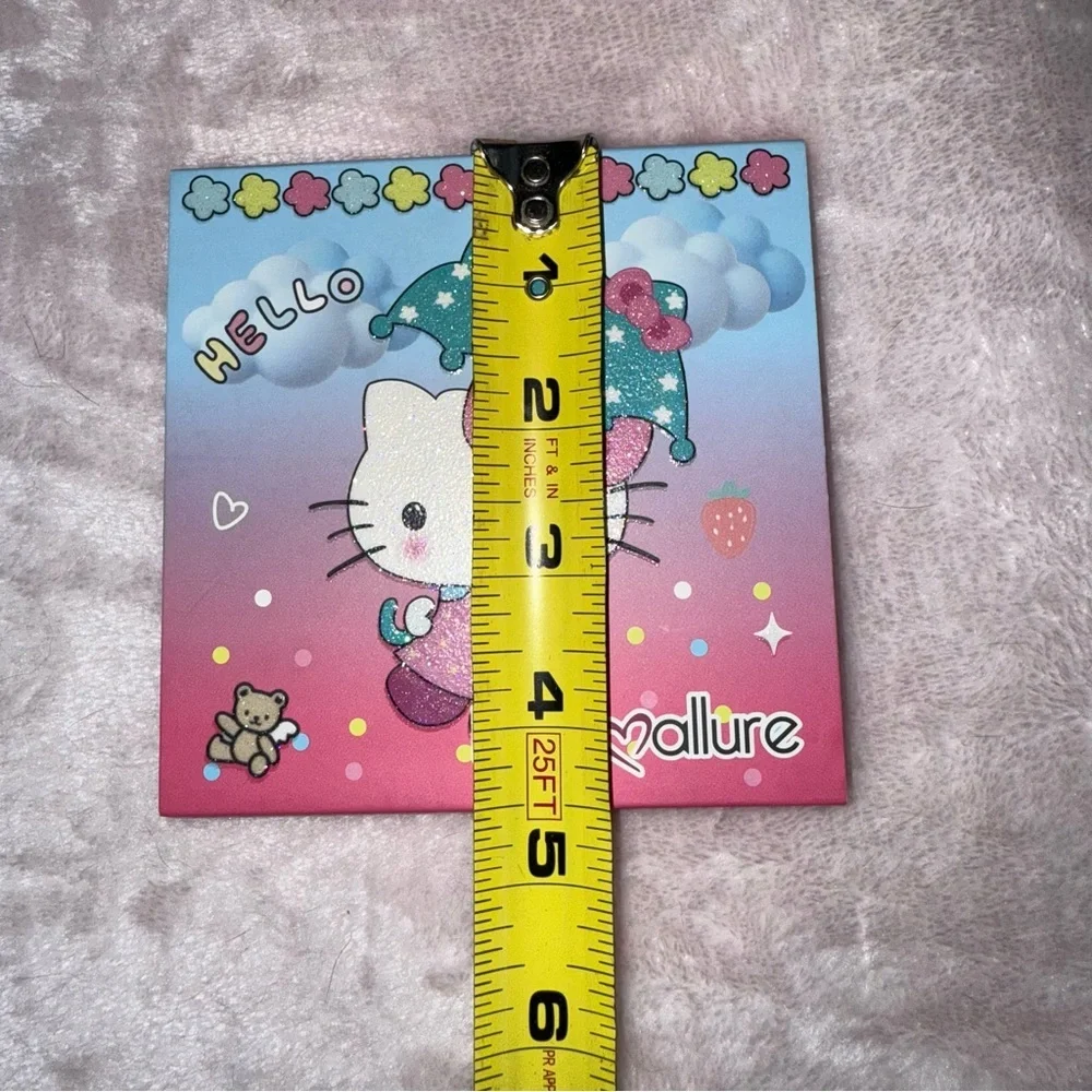 Hello Kitty Mocmallure 9 Colors Eyeshadow palette New.